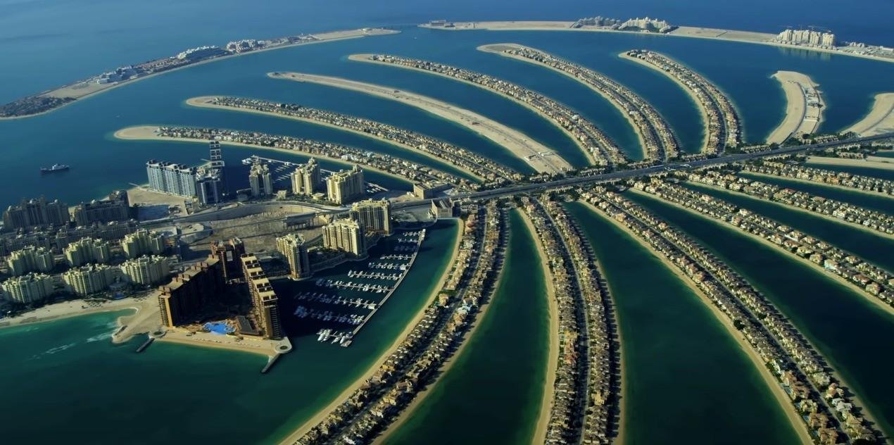 Incêndio em ilha artificial de luxo é contido em Dubai; um morre e outros ficam feridos em aeroportos