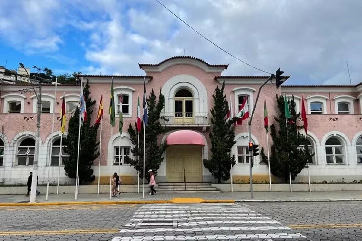 Defensoria pede bloqueio de R$ 13,8 milhões da Prefeitura de Friburgo | G1