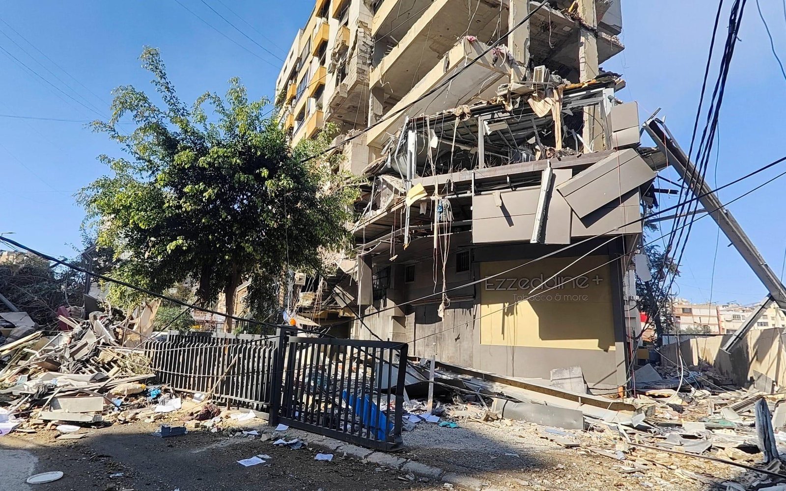 Israel faz operações militares em terra ao longo da fronteira com o Líbano