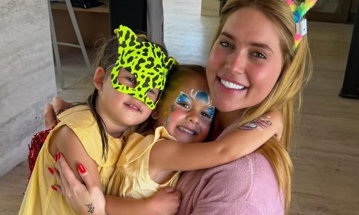 Virginia Fonseca e os filhos ganham surpresa de Carnaval de Vini Jr.
