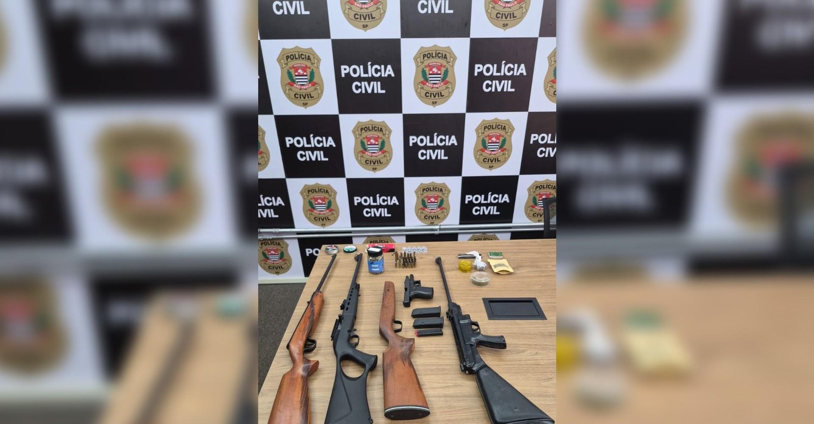 Polícia Civil apreende espingardas, munições e drogas em Itapetininga | G1