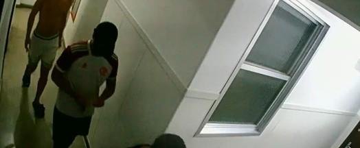 'Corpo marcado e sangrando', relata vítima de estupro coletivo em Copacabana; jovem contou ter levado socos e chutes