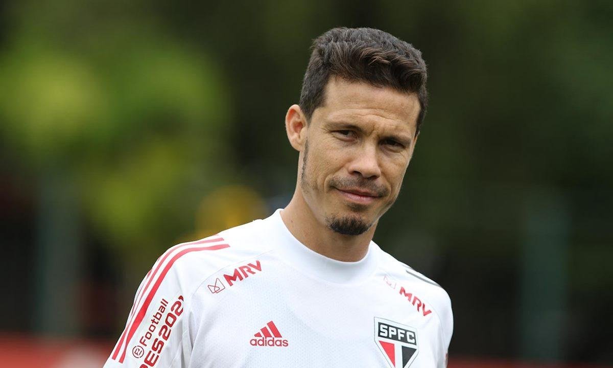 Hernanes abre o jogo sobre início no São Paulo: "Focado no meu sonho"