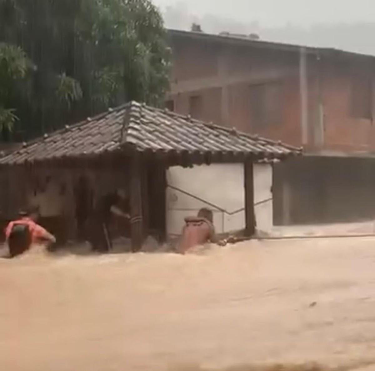 Paraty reforça vacinação antitetânica para atingidos pelas enchentes | G1