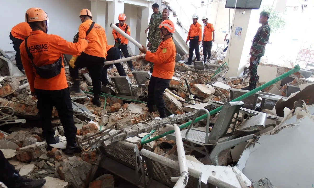 Número de mortos sobe para 47 após terremoto de magnitude 7,7 na Indonésia