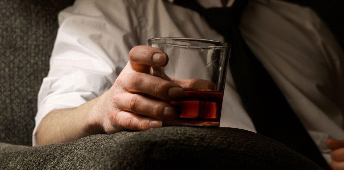 Prefeitura da BA proíbe venda de destilados após intoxicações por metanol