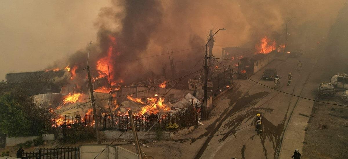 Chile: incêndios florestais deixam ao menos 19 mortos, e país decreta estado de emergência