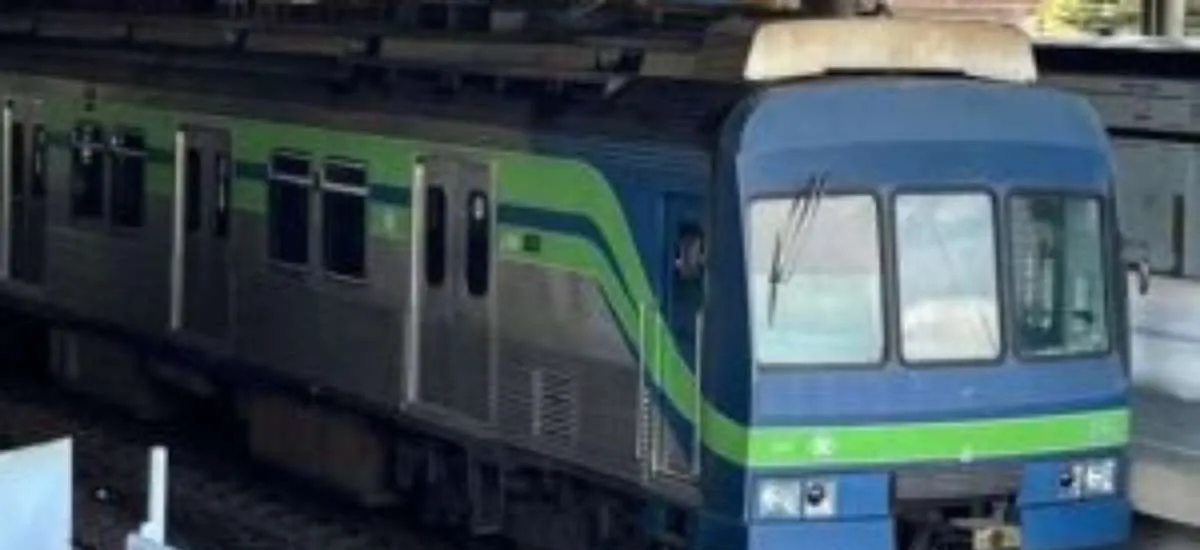 Funcionários são atingidos por descarga elétrica em área do Metrô do Recife