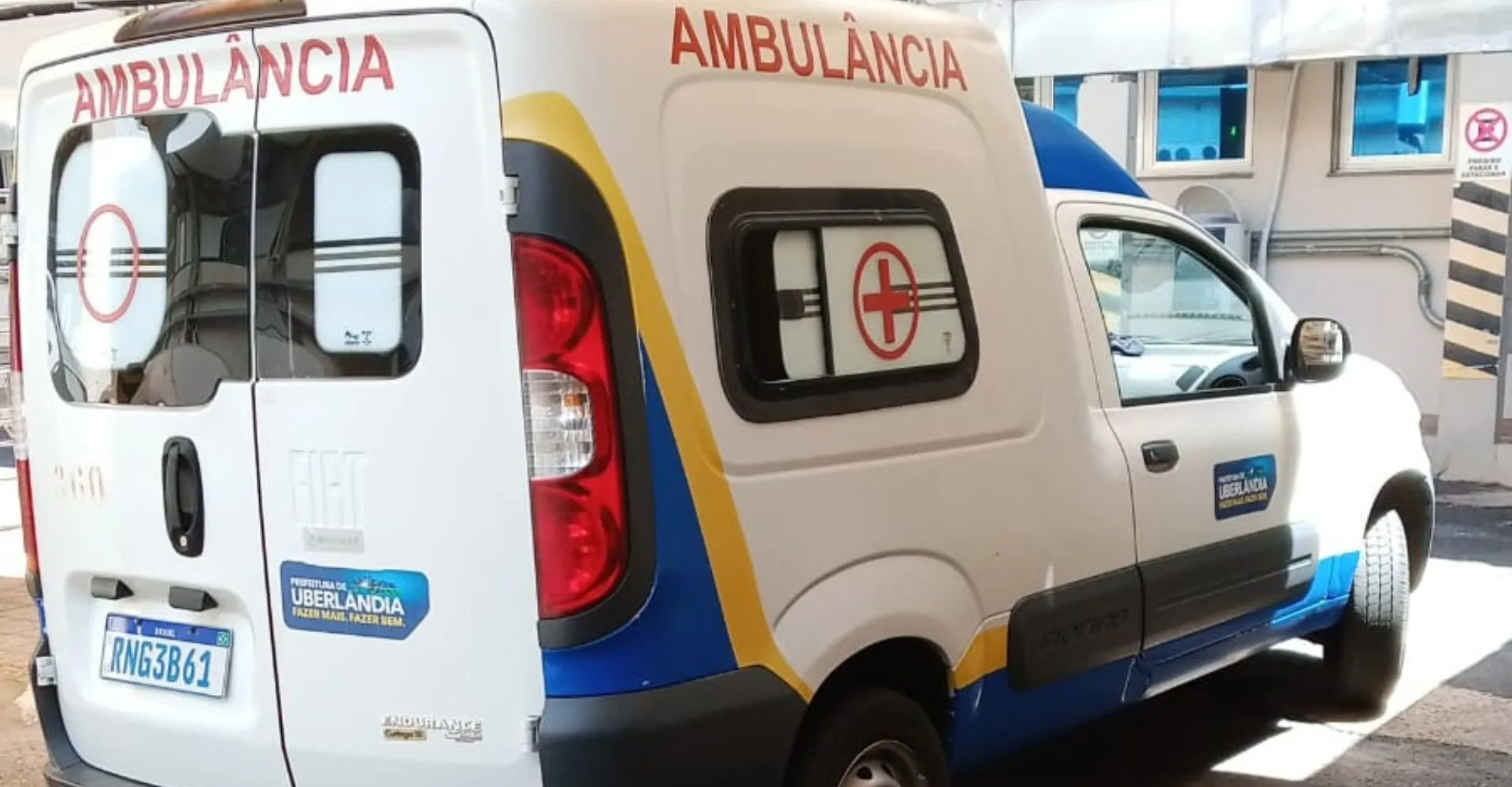 Assaltante rende motorista e rouba ambulância em UAI de Uberlândia | G1