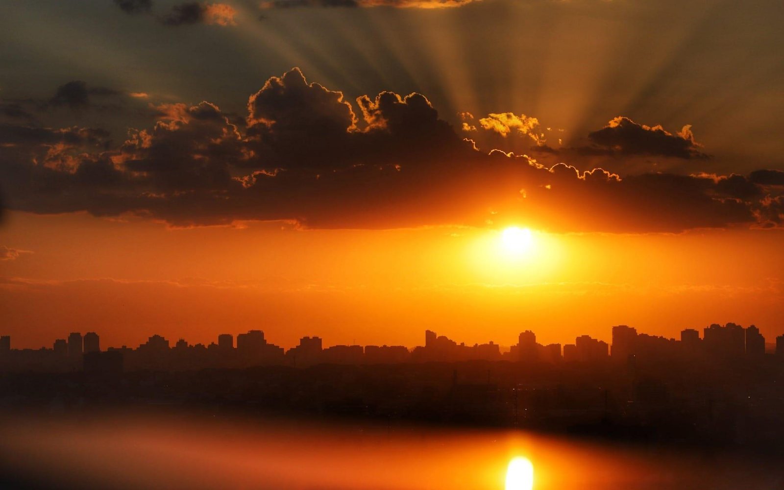Calor acima da média persiste no Paraná no último fim de semana de 2025