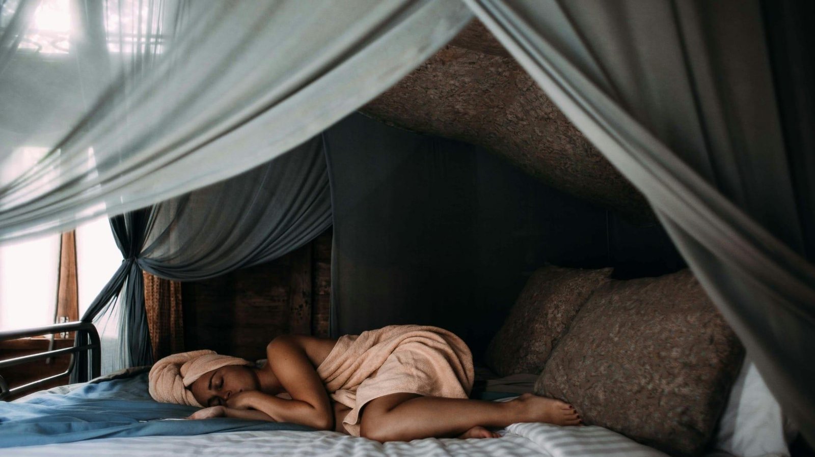 Por que estamos cansados e ainda assim não conseguimos dormir