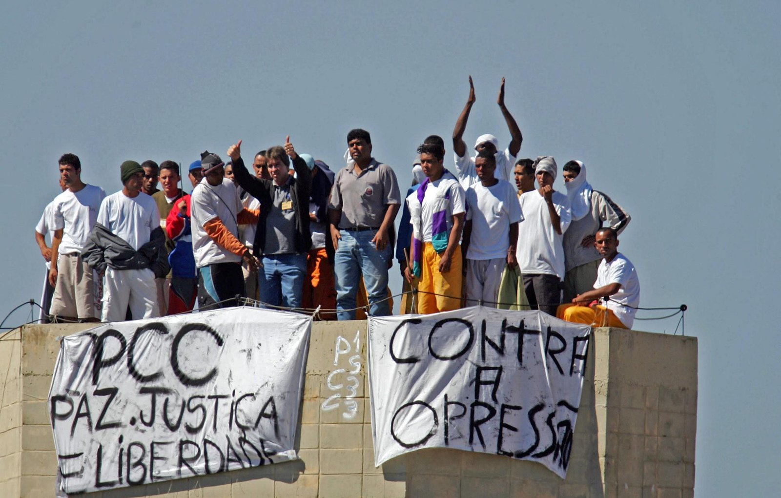 Por que a Lei Antiterrorismo no Brasil não enquadra facções como CV e PCC? E como este debate pode impactar as eleições? | G1