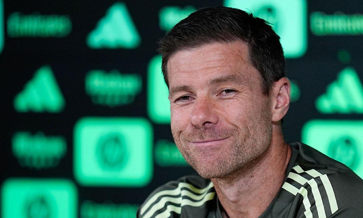 Xabi Alonso é cotado para assumir grande clube da Premier League