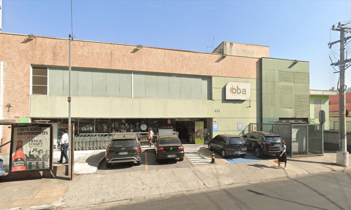 Mulher tem corrente roubada e reage a assalto em hortifruti