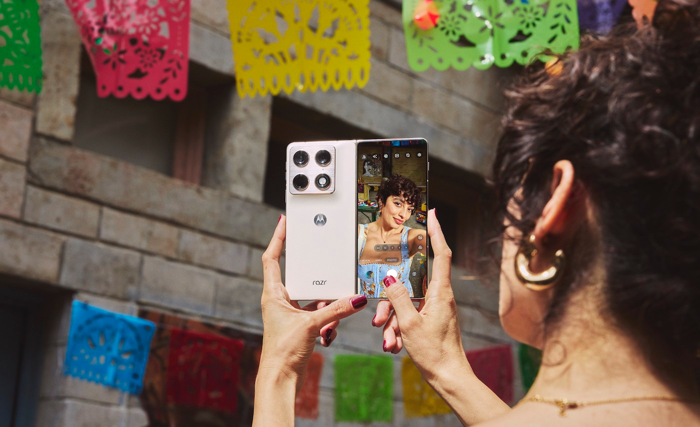 Motorola lança Moto Razr Fold, seu primeiro celular dobrável com tela grande | G1