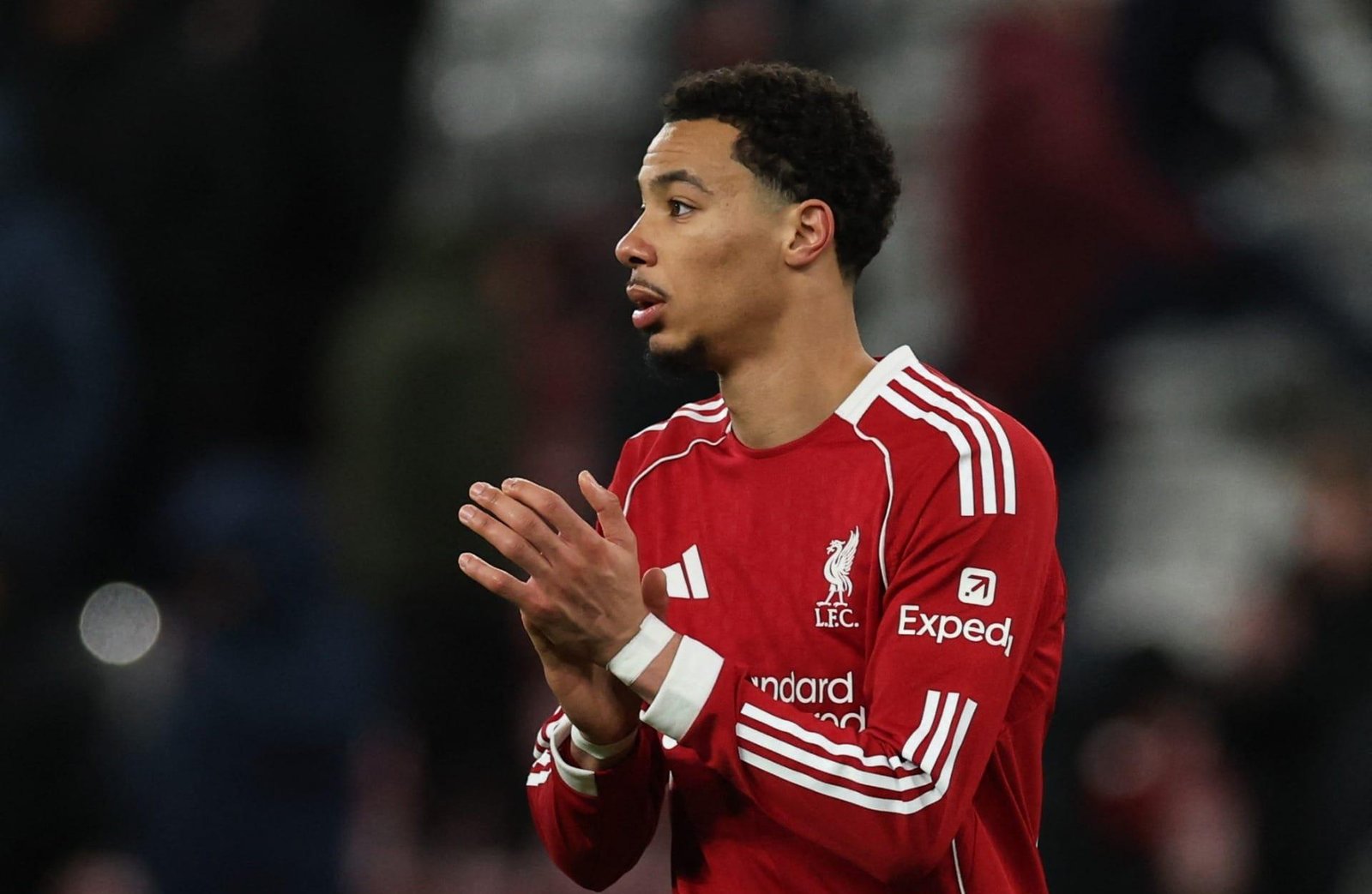 Liverpool empata com o Leeds e fica mais longe do líder Arsenal