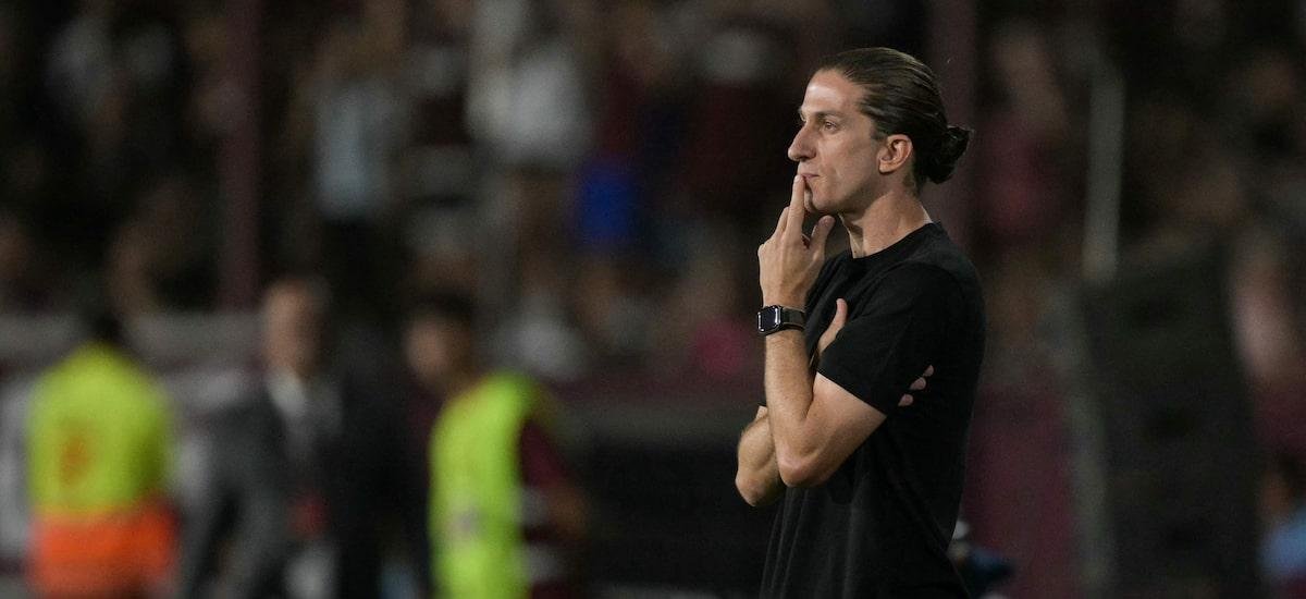 Filipe Luís é o 4º técnico demitido na Série A após 4 rodadas e 2 meses de Brasileirão