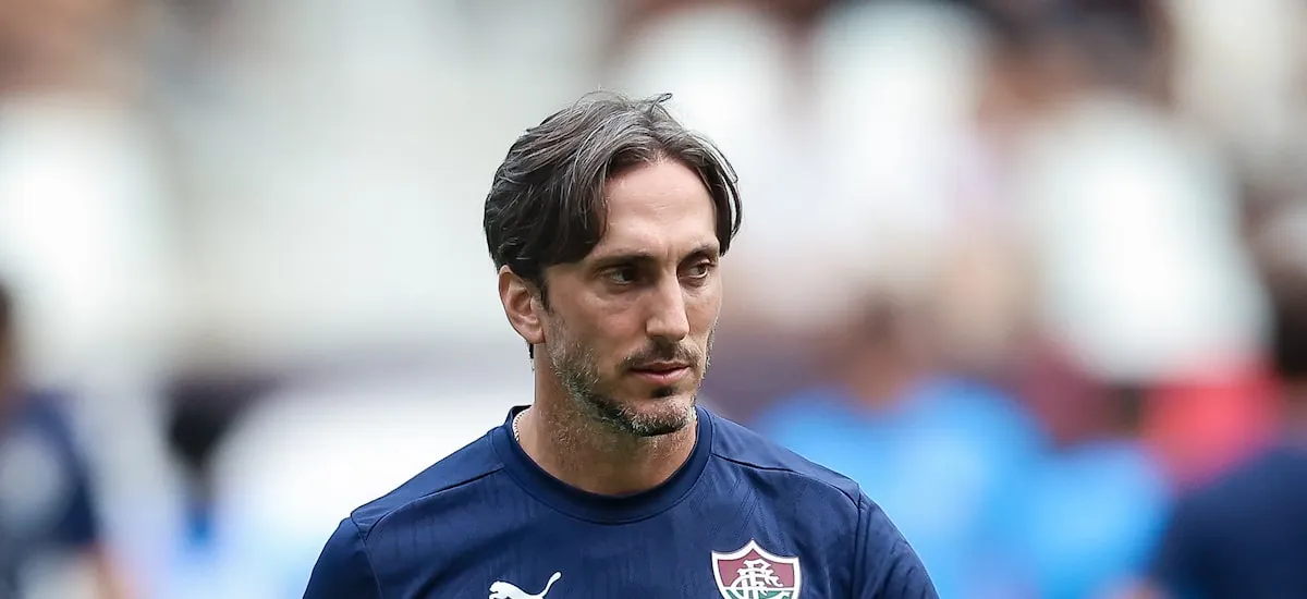 Zubeldía critica gramados sintéticos no Brasil: ‘É cruel, toda vez tenho lesionados’