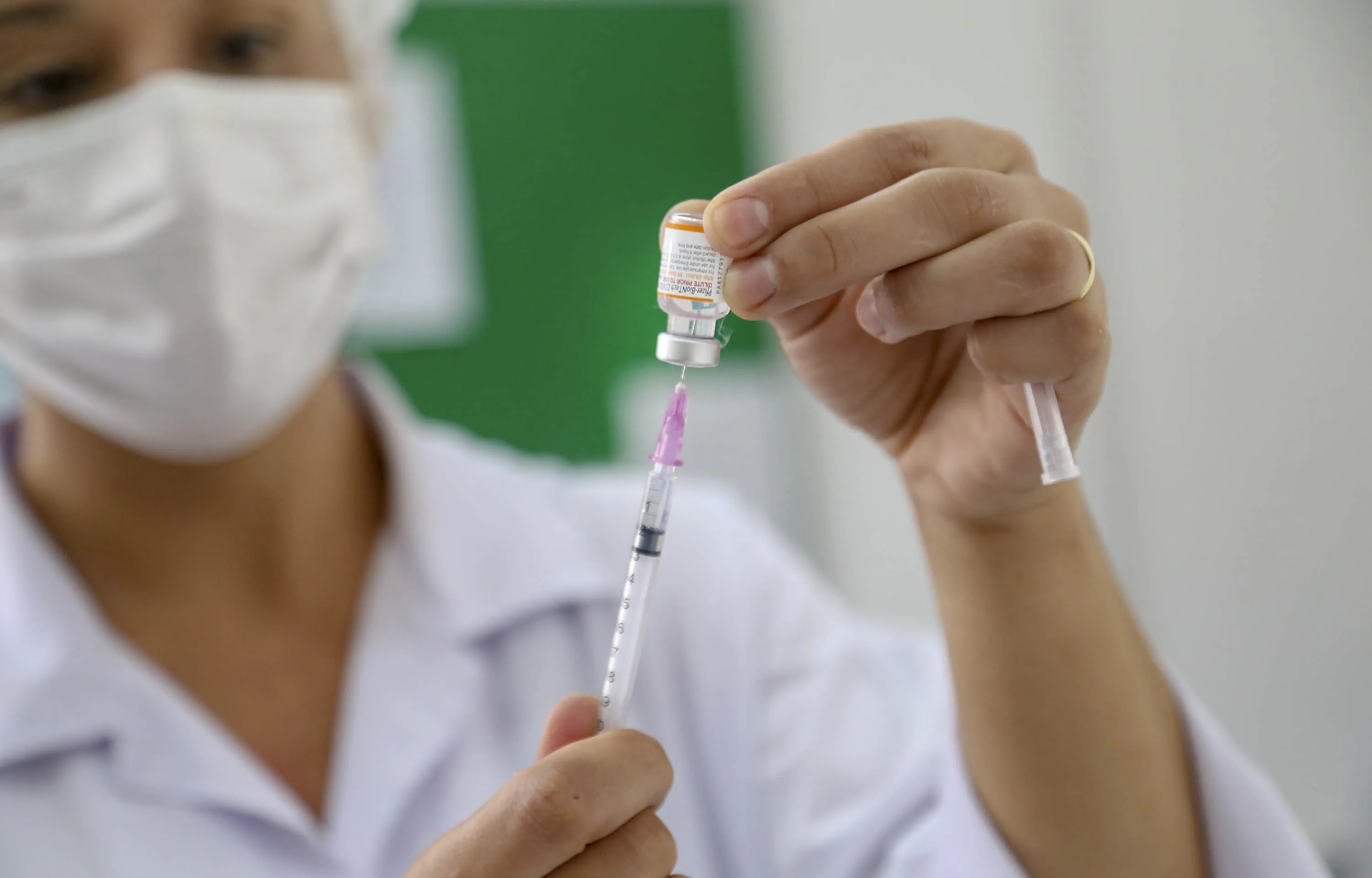 Porto Alegre fica sem doses contra a Covid-19 e suspende vacinação para maiores de 12 anos