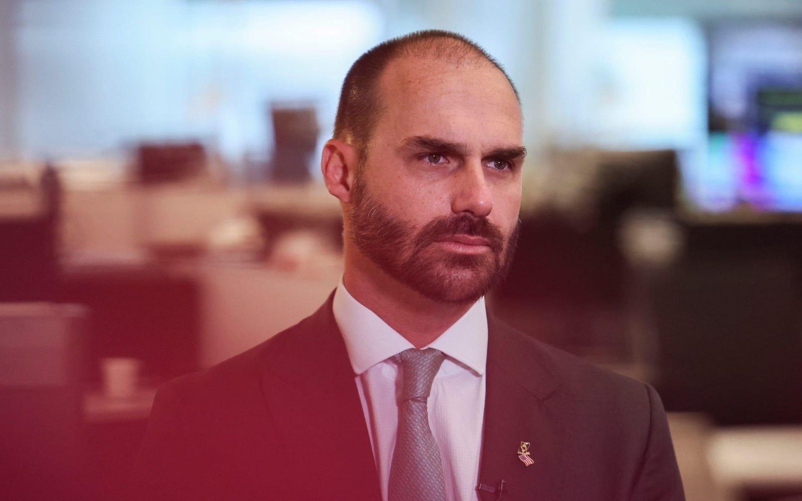 Flávio Bolsonaro está mostrando que sua candidatura é viável, diz Eduardo