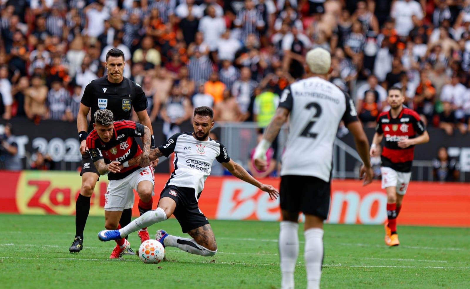 CBF explica expulsão de Carrascal na volta do intervalo; leia nota