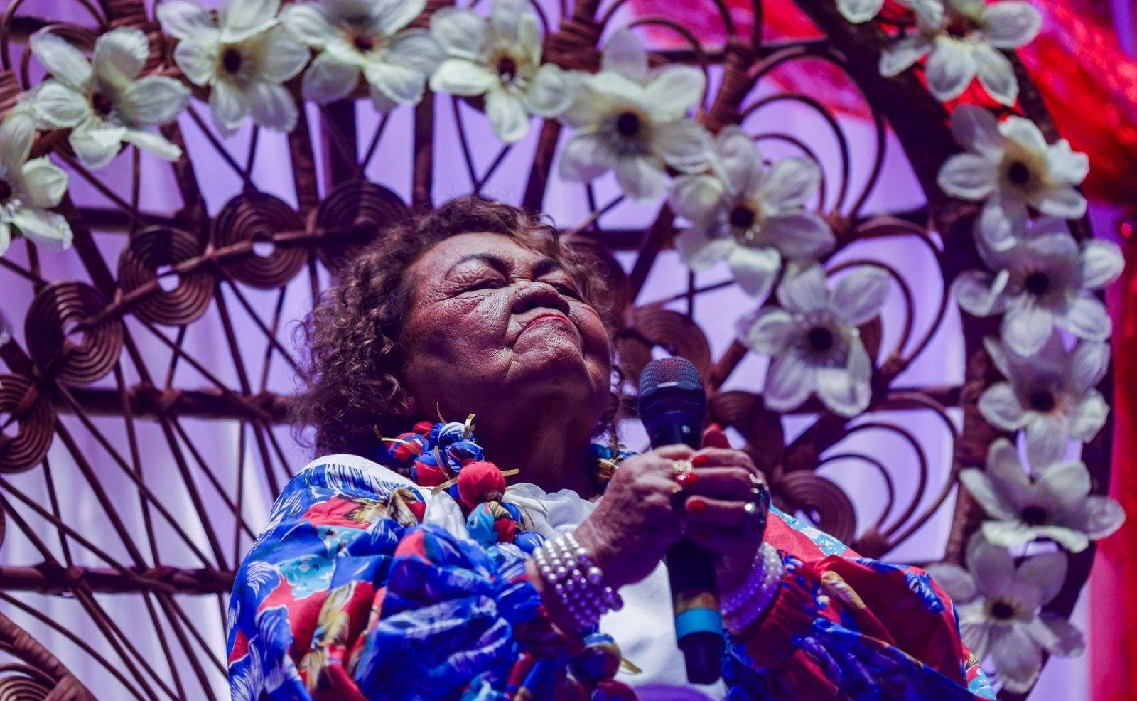 Dona Onete hospitalizada: cantora trata infecção urinária em Belém | G1