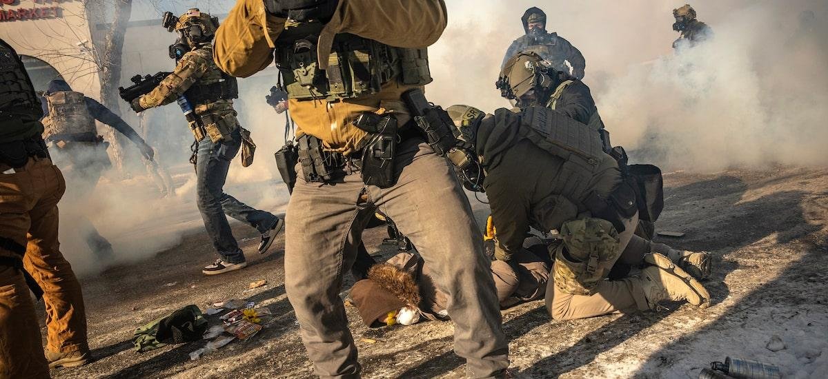 Agentes federais de imigração matam outra pessoa a tiros em Minneapolis