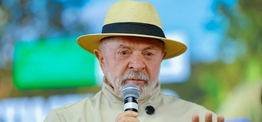 Governo Lula chama tarifaço dos EUA de “marco lastimável”