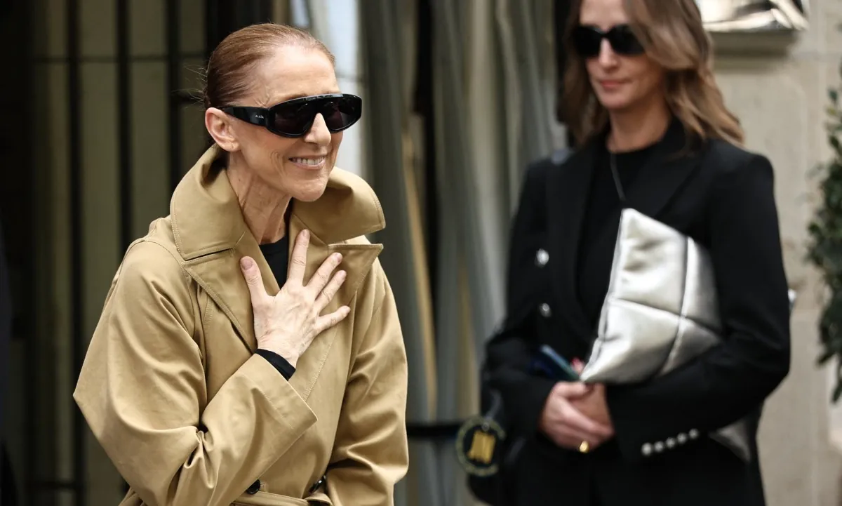 Céline Dion chega à França para retorno aos palcos após 6 anos