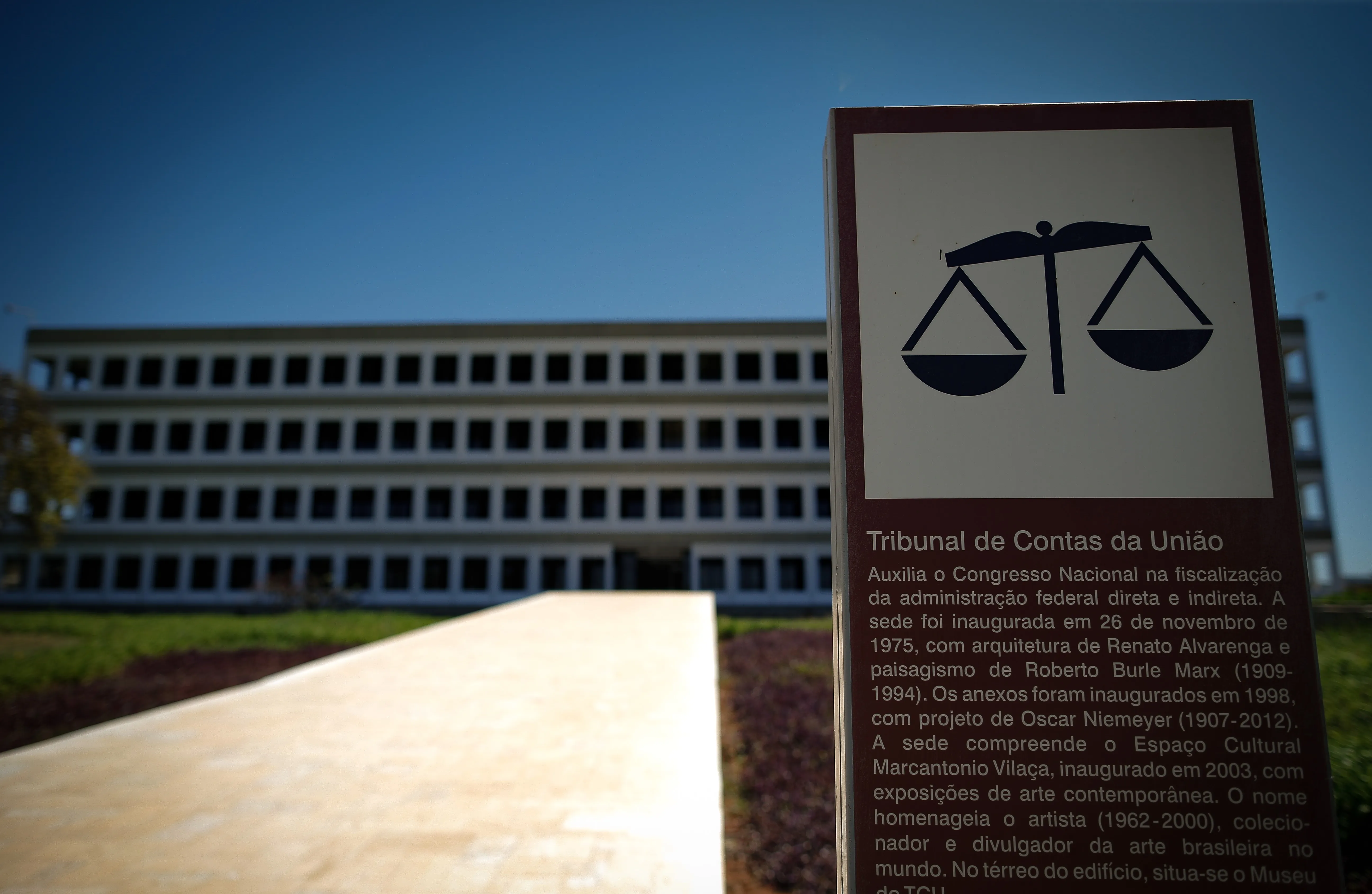 TCU libera pagamento de gratificação fora do teto a servidores do próprio tribunal, da Câmara e do Senado