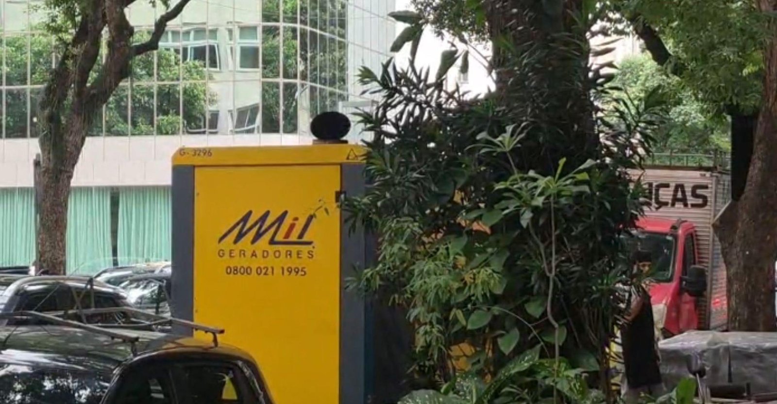 Light mantém geradores em Copacabana sem prazo para retirada