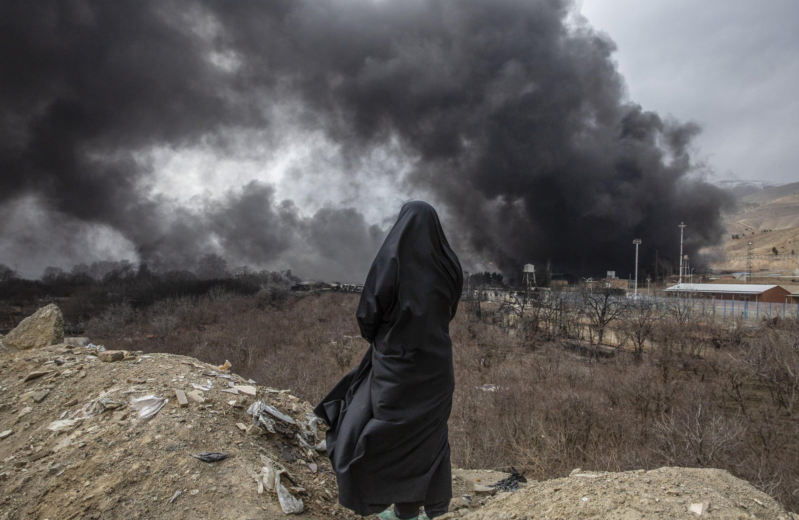 Ainda sob repressão do regime, iranianos veem esperança de mudança se despedaçar sob bombardeios de EUA e Israel