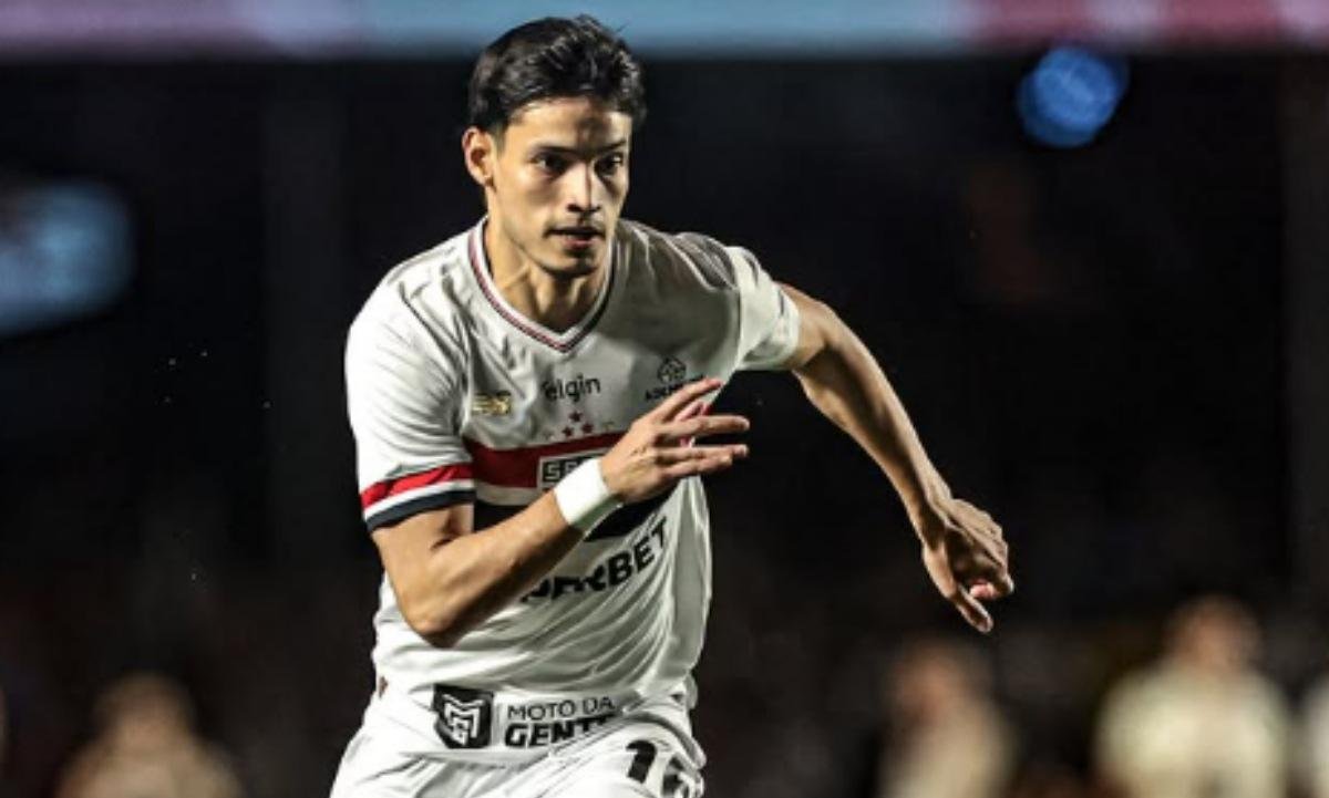 Paulistão: São Paulo domina Santos, vence o clássico e salta na tabela