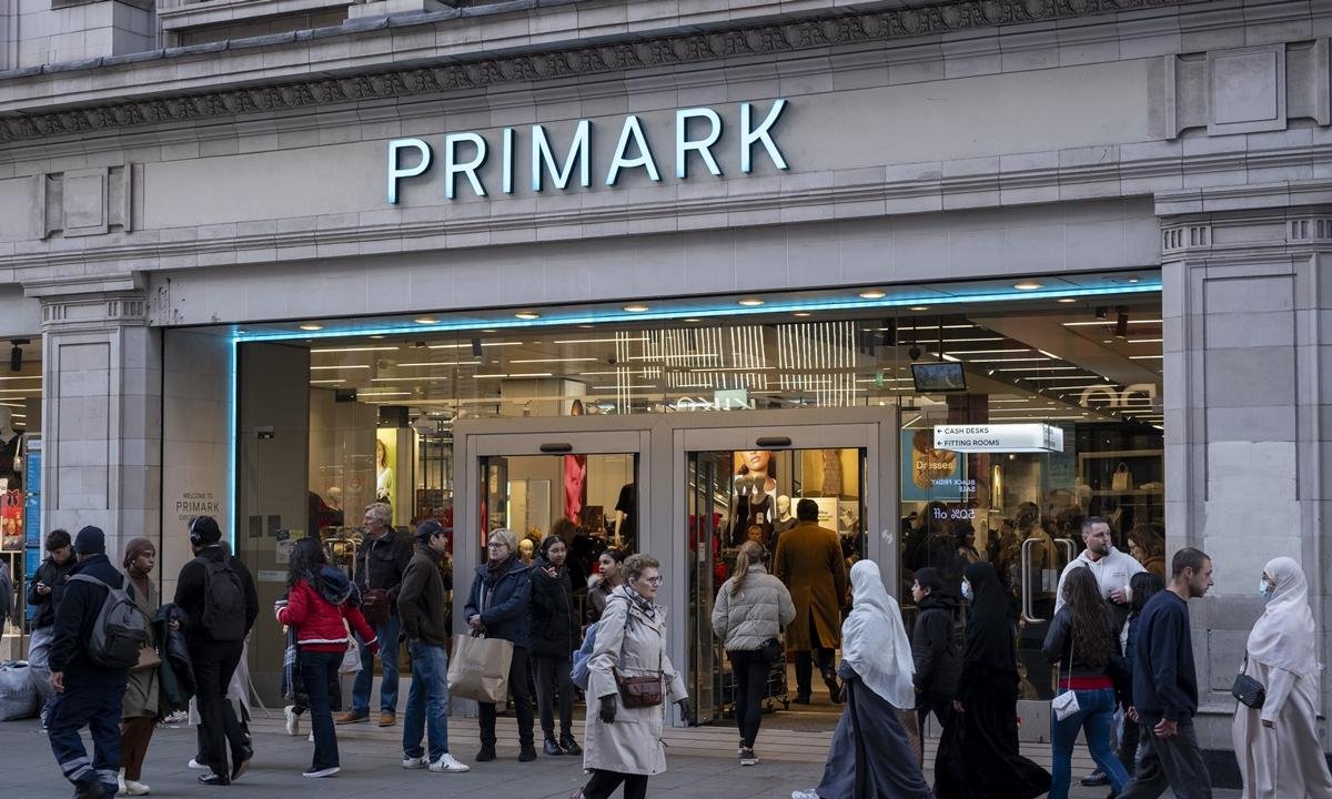 Primark perde espaço para a Shein e vive situação delicada na Europa
