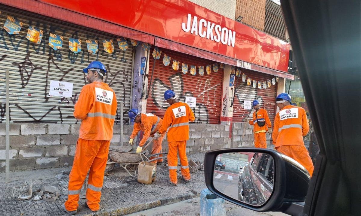 Prefeitura lacra com tijolos bares de samba do Bixiga, no centro de SP