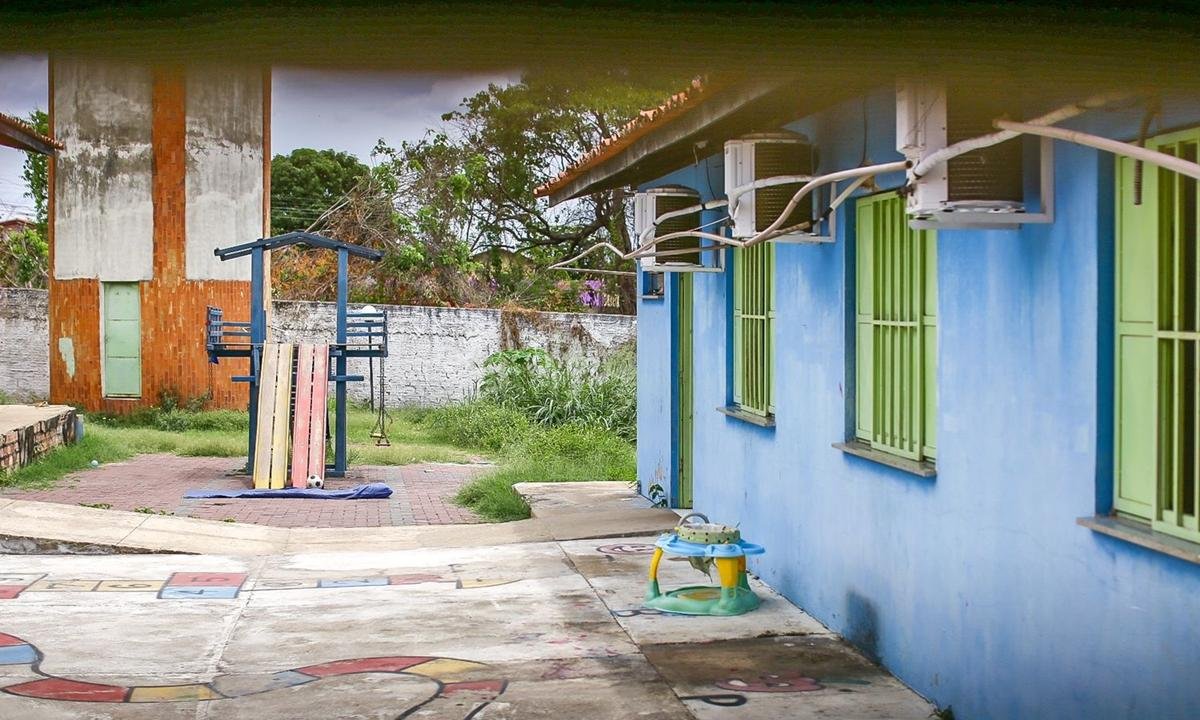 Menino de 2 anos andou 1 km sozinho após mãe sair para arrumar ventilador