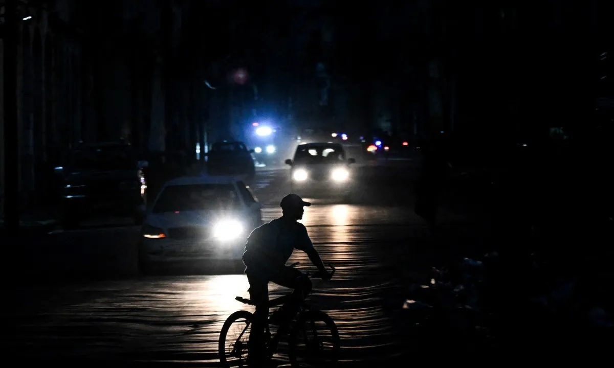 Rede elétrica entra em colapso e Cuba sofre novo apagão nacional