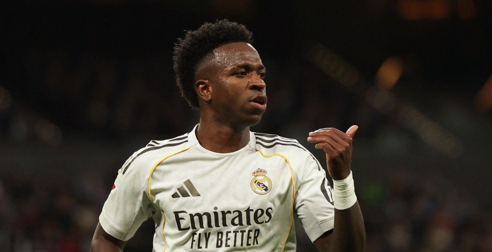 Vinicius Júnior é vaiado em goleada do Real Madrid e aumenta crise