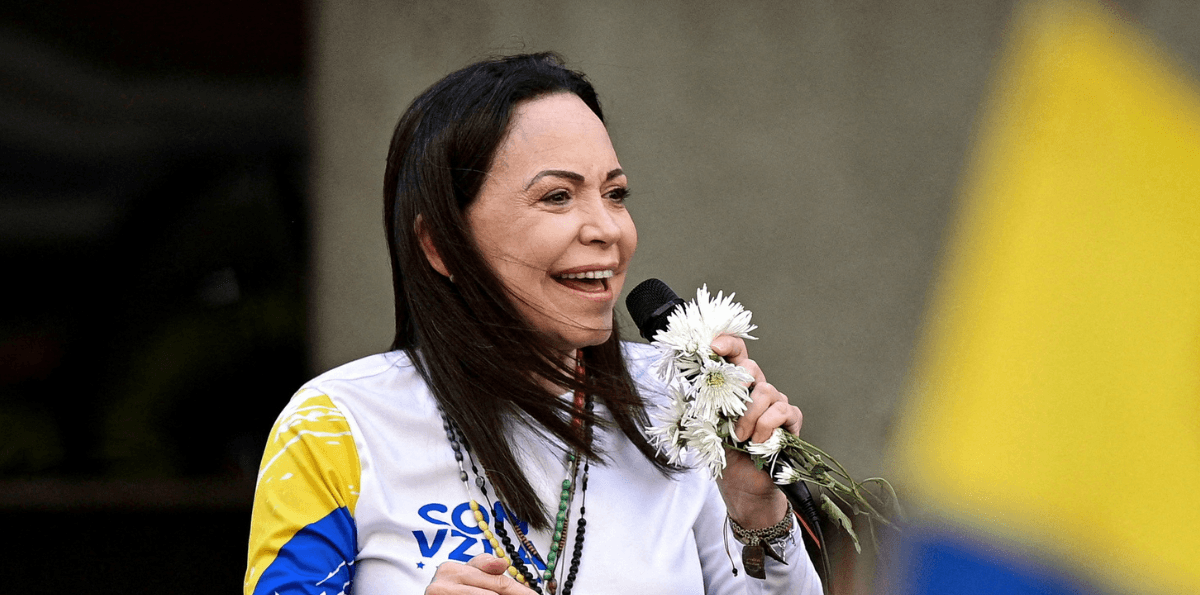 María Corina proclama por 'transição' na Venezuela após captura de Maduro