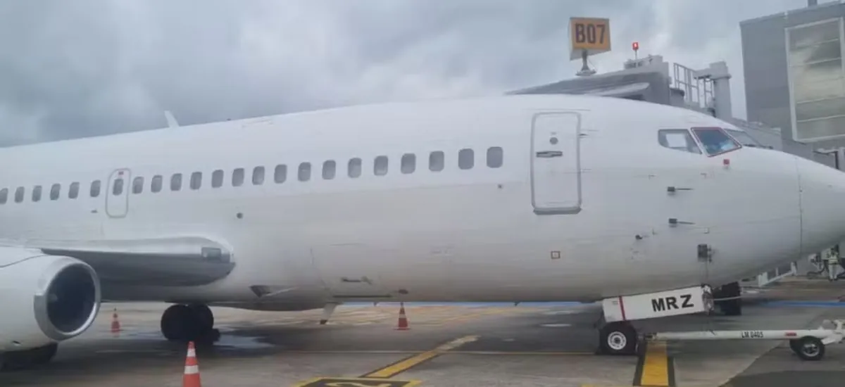 PF vai investigar Aviatsa por contrabando de migrantes após avião com haitianos ficar retido em SP