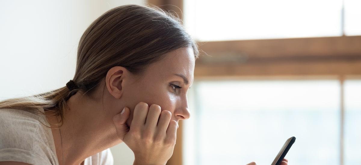 Redes sociais viciam adultos também; veja sinais de uso problemático e como reduzir a dependência