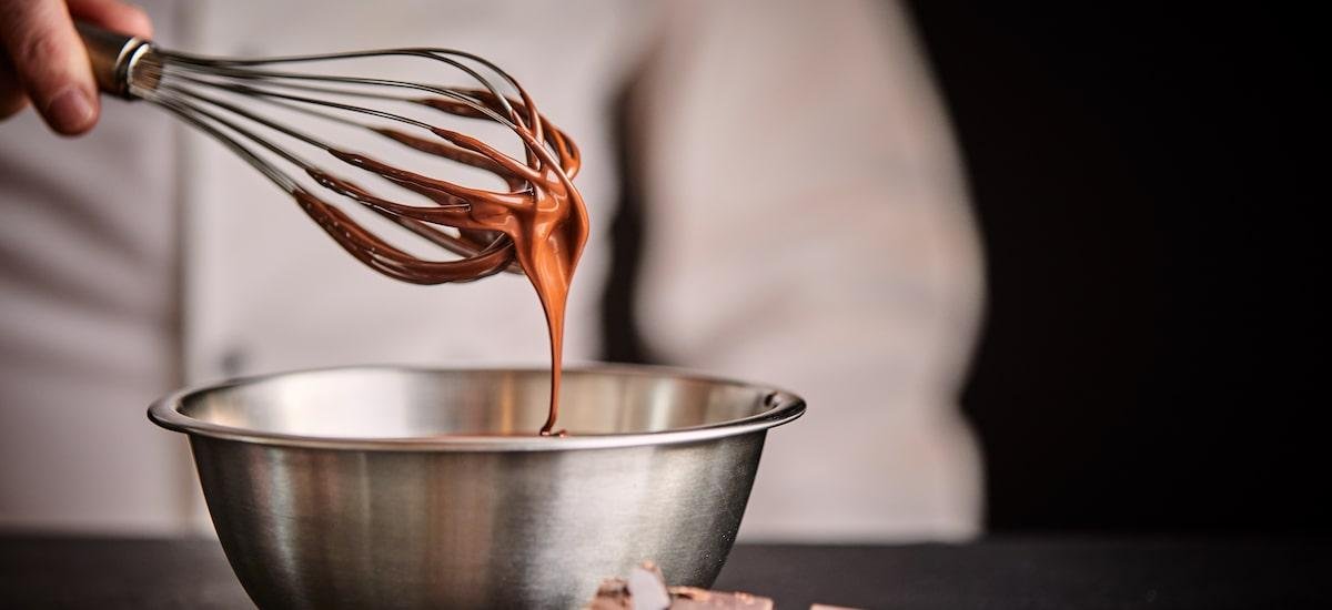 Chocolate ou cobertura nas receitas? Especialista explica