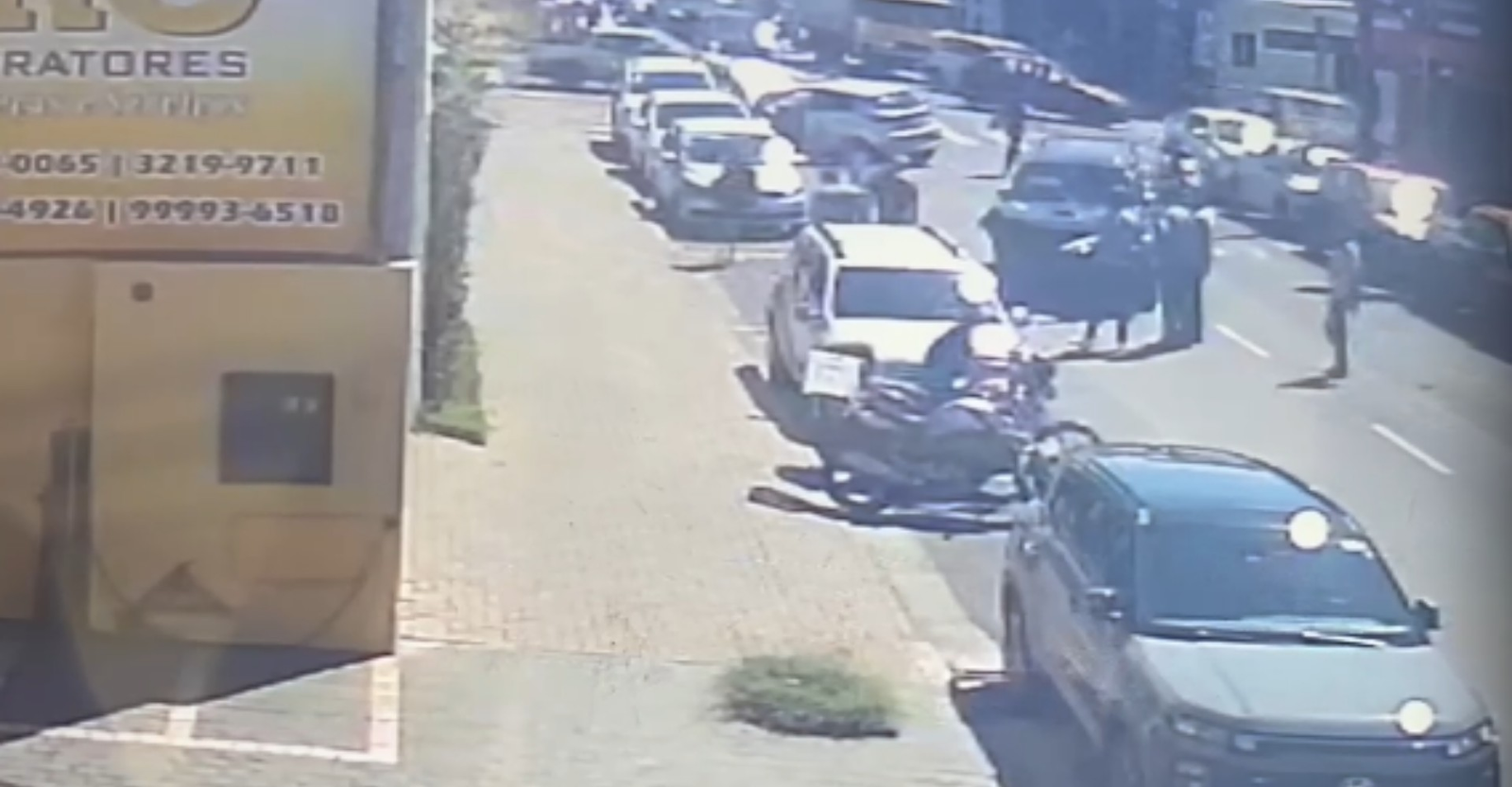 Motociclista tem moto furtada ao prestar socorro em acidente | G1