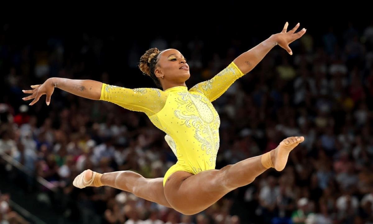 Rebeca Andrade será porta-bandeira na abertura dos Jogos de Inverno