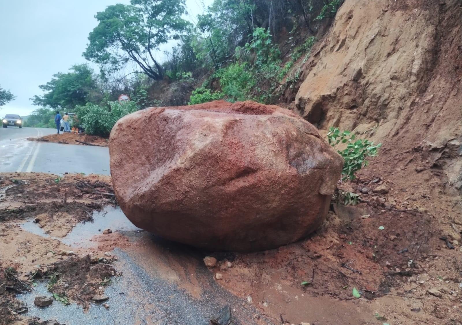 Chuvas na Paraíba: rodovias são interditadas após deslizamentos | G1
