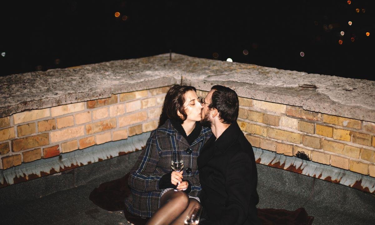 Entenda por que o sexo no primeiro encontro ainda é tabu para mulheres