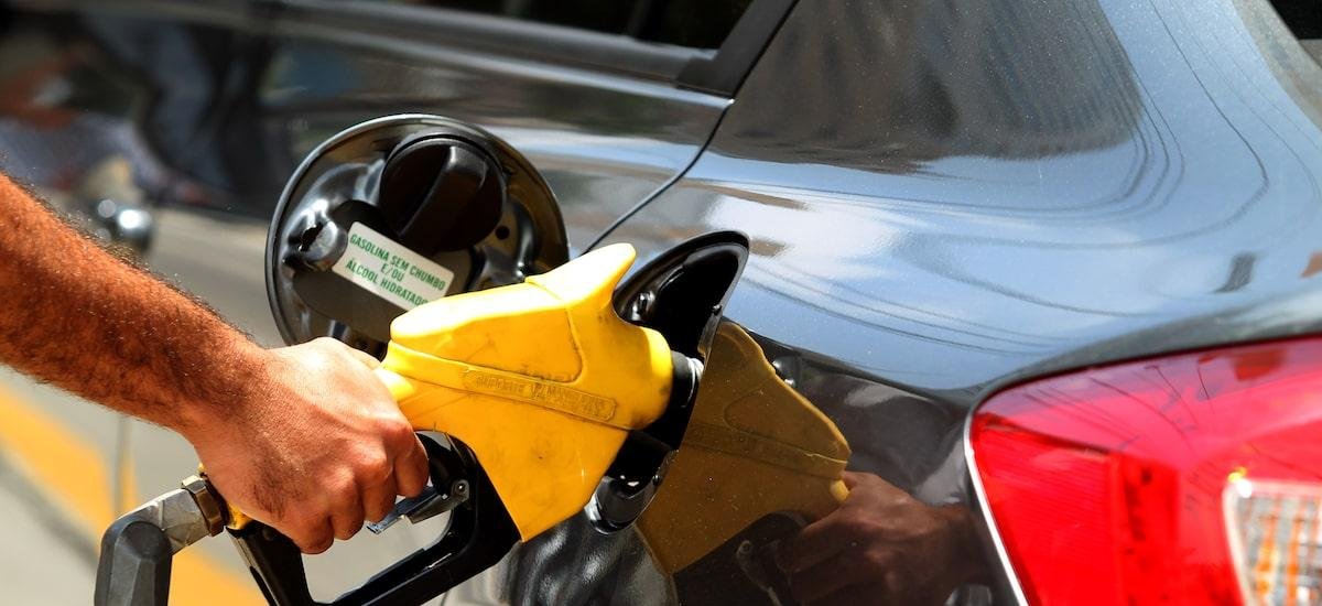 Corte no preço da gasolina pela Petrobras pode aliviar IPCA no curto prazo, dizem analistas