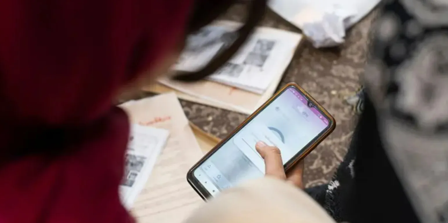 Conexões secretas na fronteira e redes privadas: como iranianos desesperados mantêm contato com familiares no exterior | G1