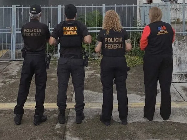 PF faz operação contra desvio de recursos e suspeita de ligação com facção criminosa em Cabedelo (PB)