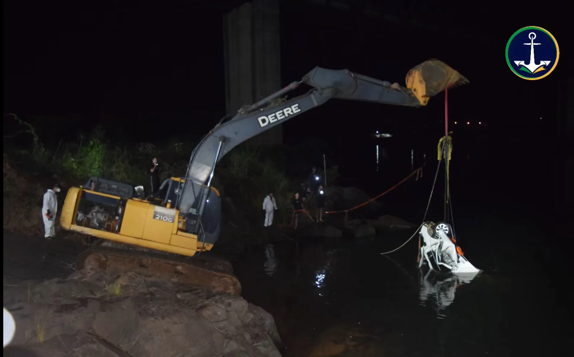 Veículos que caíram da ponte JK podem estar soterrados, diz Dnit | G1